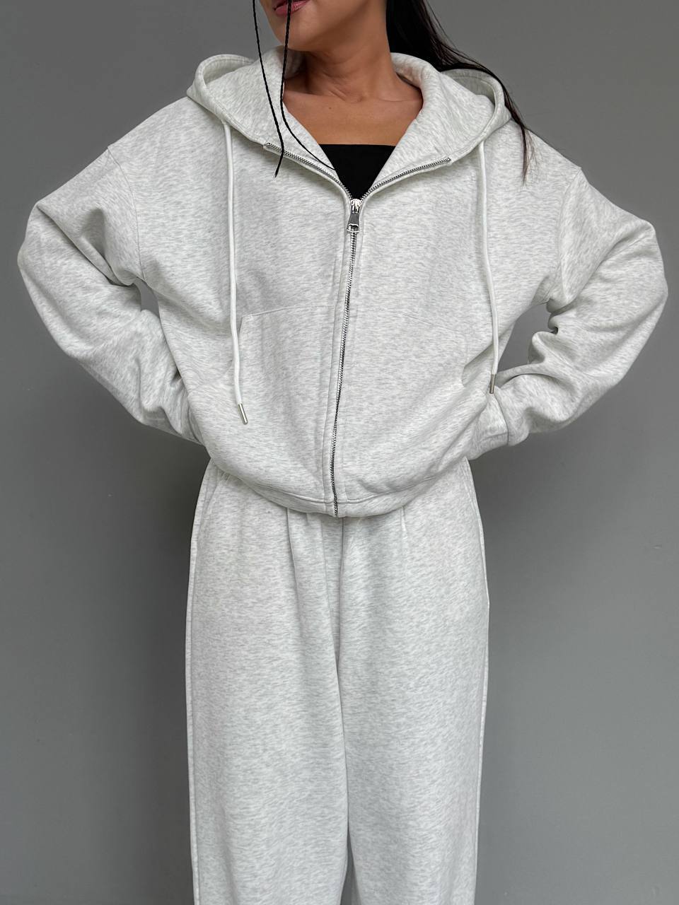 Kvinnekoselig hettegenser jumpsuit med høy kvalitets glidelås og avslappet passform