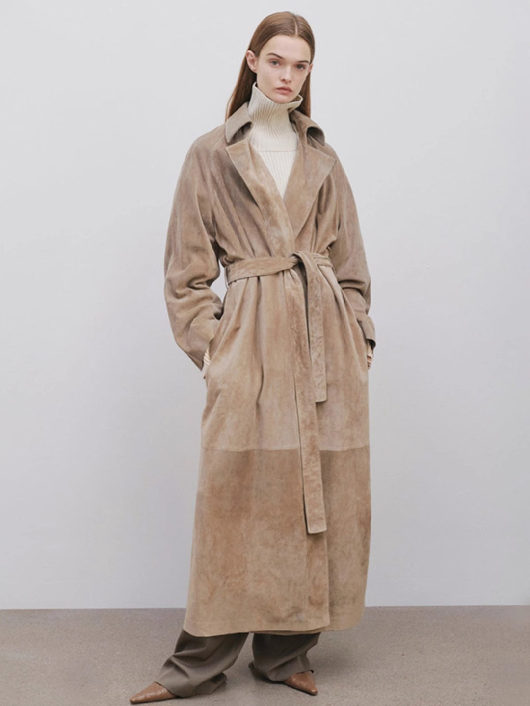 Dame Elegant og stilfull trenchcoat laget av høykvalitets semsket skinn Skjora