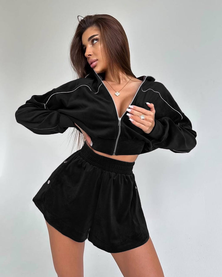 Kvinne Sporty Velours Hoodie og Shorts Sett Skjora