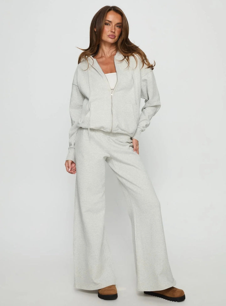 Women's fashionable lounge set with a relaxed fit and innovative design Skjora