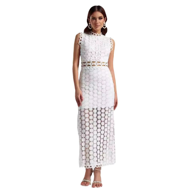 Kvinnes Elegant Blonde Maxi Kjole med Gjennomsiktige Innlegg og Dekorative Volanger Detaljer