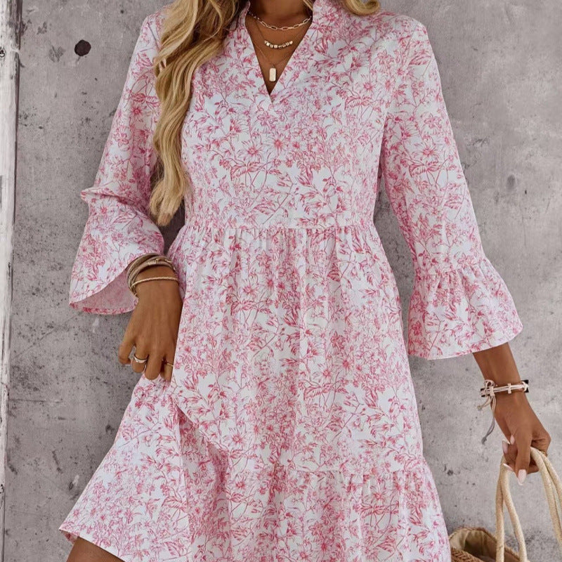 Dame sommerlig chiffonkjole med blomsterdesign og volanger detaljer Skjora