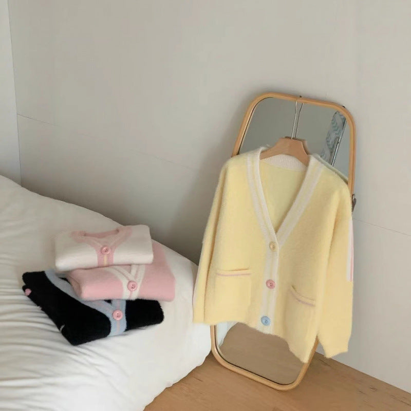 Kvinnenes koselige cardigan med fargerike knapper og lommer