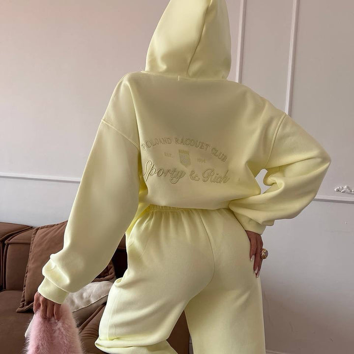 Damer sport hoodie med brodert logo Skjora