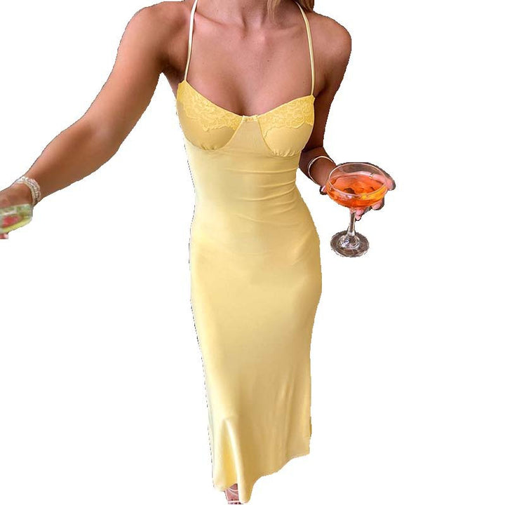 Kvinnens elegante lange kjole med raffinert bustier topp og figur-sympatisk passform