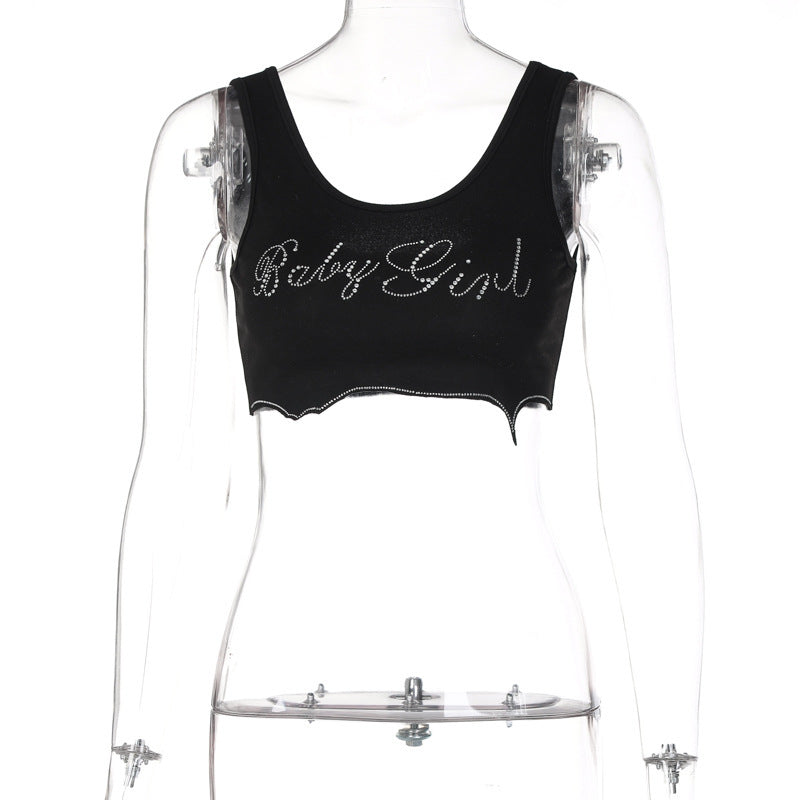 Dame Crop-Top med glitrende tekst og trendy snitt Skjora