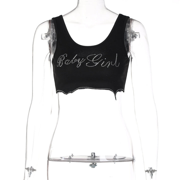 Dame Crop-Top med glitrende tekst og trendy snitt Skjora