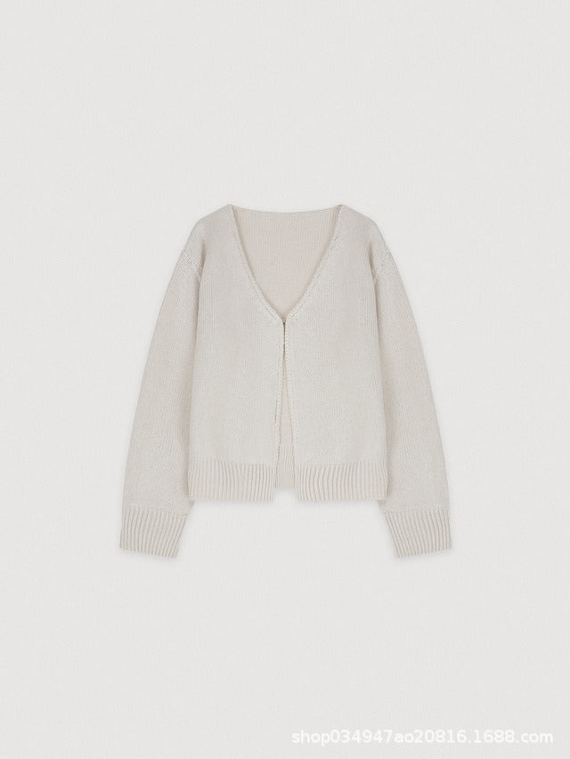 Kvinnens komfortable og elegante strikkede cardigan Skjora