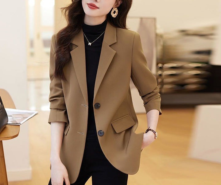 Kvinnes stilige blazer med klassisk snitt og elegante detaljer Skjora