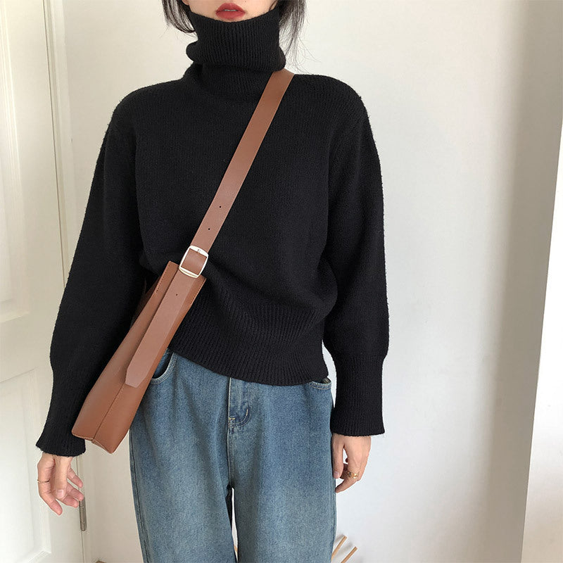 Kvinnelig Kose Turtleneck Genser laget av Fin Strikk Skjora