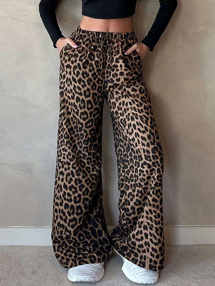 Women's Wide-Leg Palazzo Pants with Eye-Catching Leopard Print Skjora