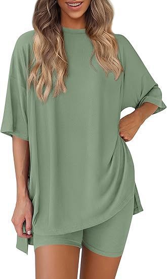 Damer Løst Lounge-set med oversized topp og korte bukser Skjora