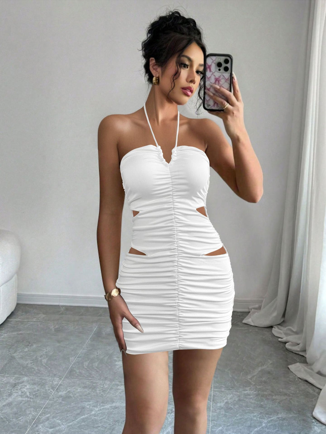 Damer Sexy Minikjole med cut-out detaljer og rynket design Skjora