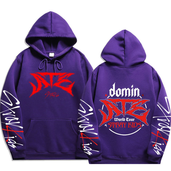 Dame hoodie med iøynefallende grafisk design Skjora