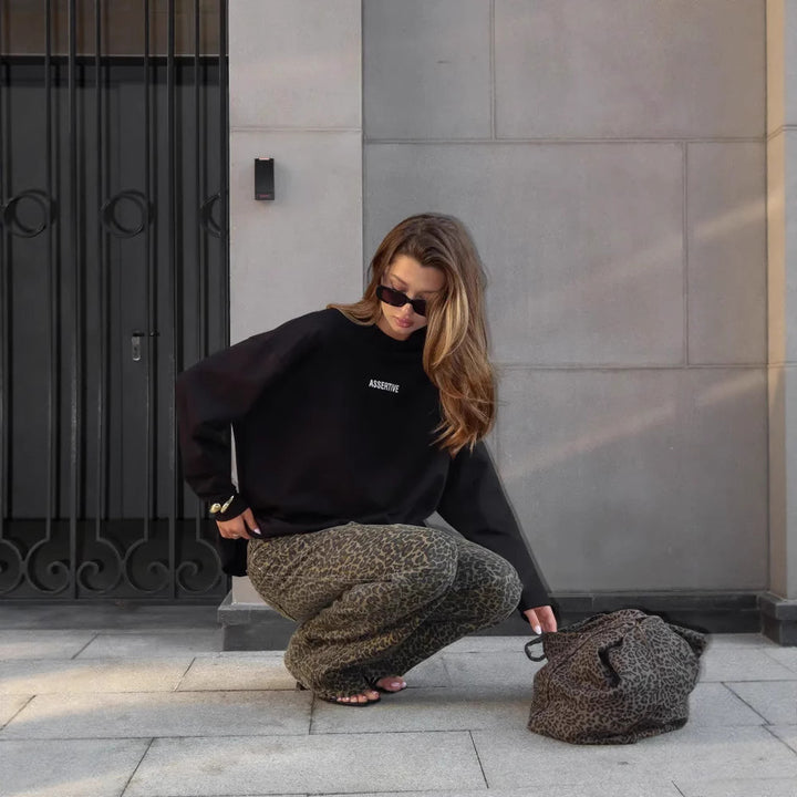 Dame Oversized Sweatshirt med iøynefallende tekst Skjora