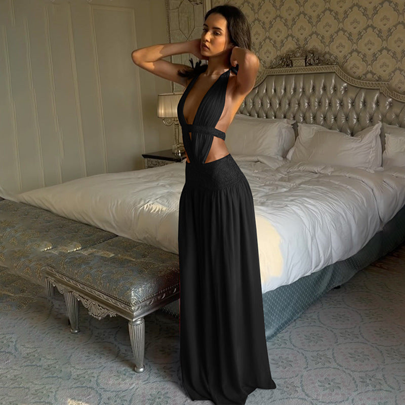 Damer Elegant kveldsdrakt med dyp U-hals og sidelengs utskjæringer Skjora
