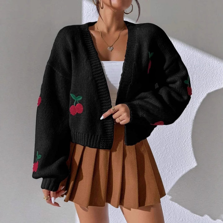 Kvinnens cardigan med blomsterkløver mønster Skjora