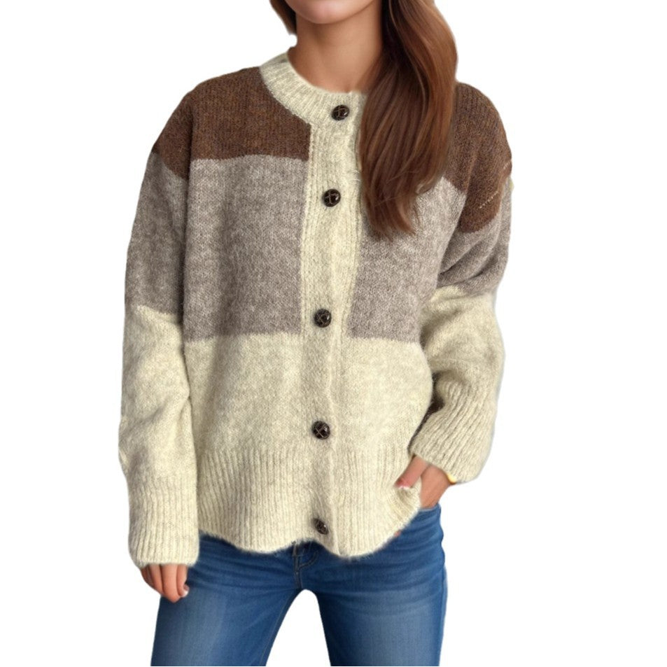 Kvinnelig koselig cardigan med fashionable fargeblokkdesign og dekorative knapper Skjora