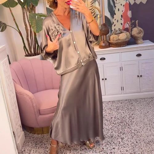 Damer elegant silke maxi kjole med innovativ skjæring og delikate detaljer Skjora
