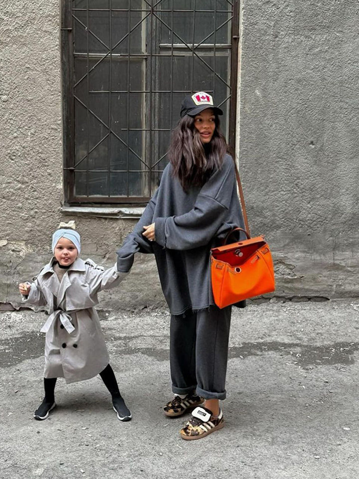 Kvinnenes uformelle oversized sweatshirt-sett med frynsete kanter Skjora
