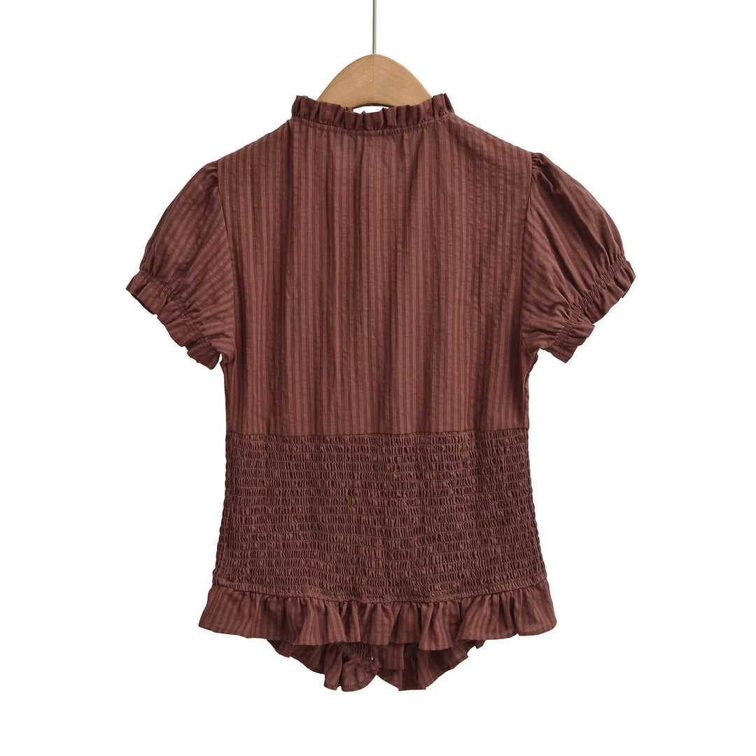 Dame kortermet bluse med volangdetaljer og samlet design Skjora