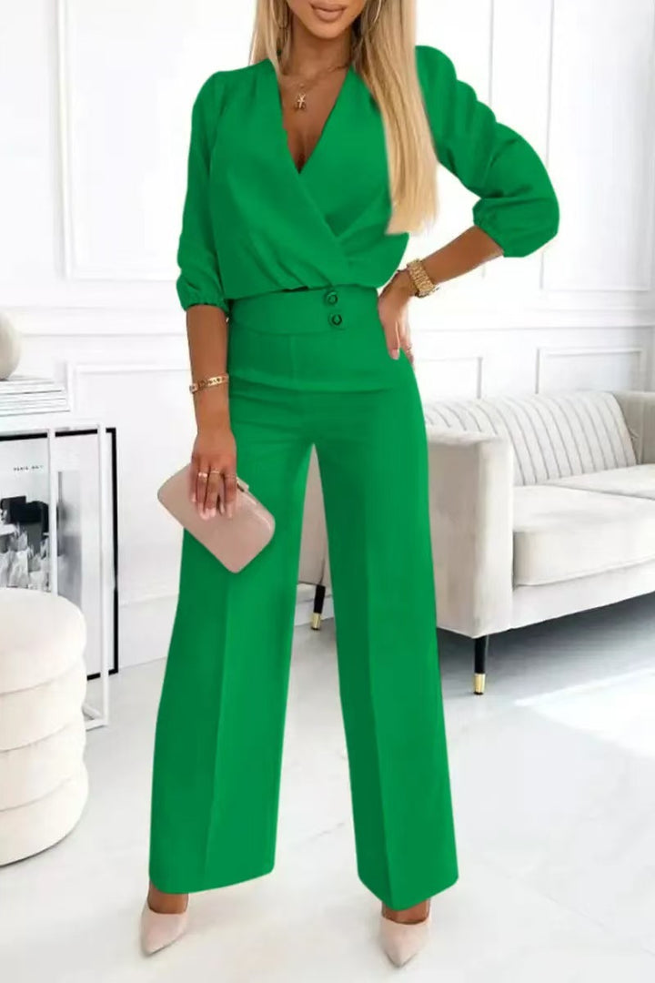 Kvinne elegant jumpsuit med omslagstopp og høyt liv ben Skjora