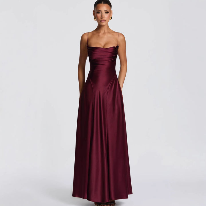 Dame Elegant Maxi Kjole med Sofisticated Spaghetti Stropper og Flytende Satin Skjora