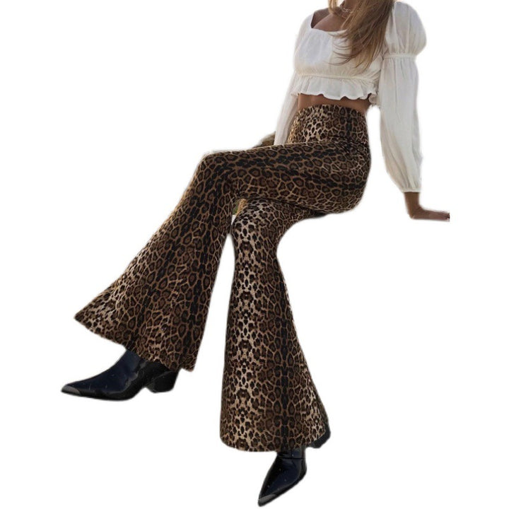 Dame Flared Jeans med stilfullt leopardmønster Skjora
