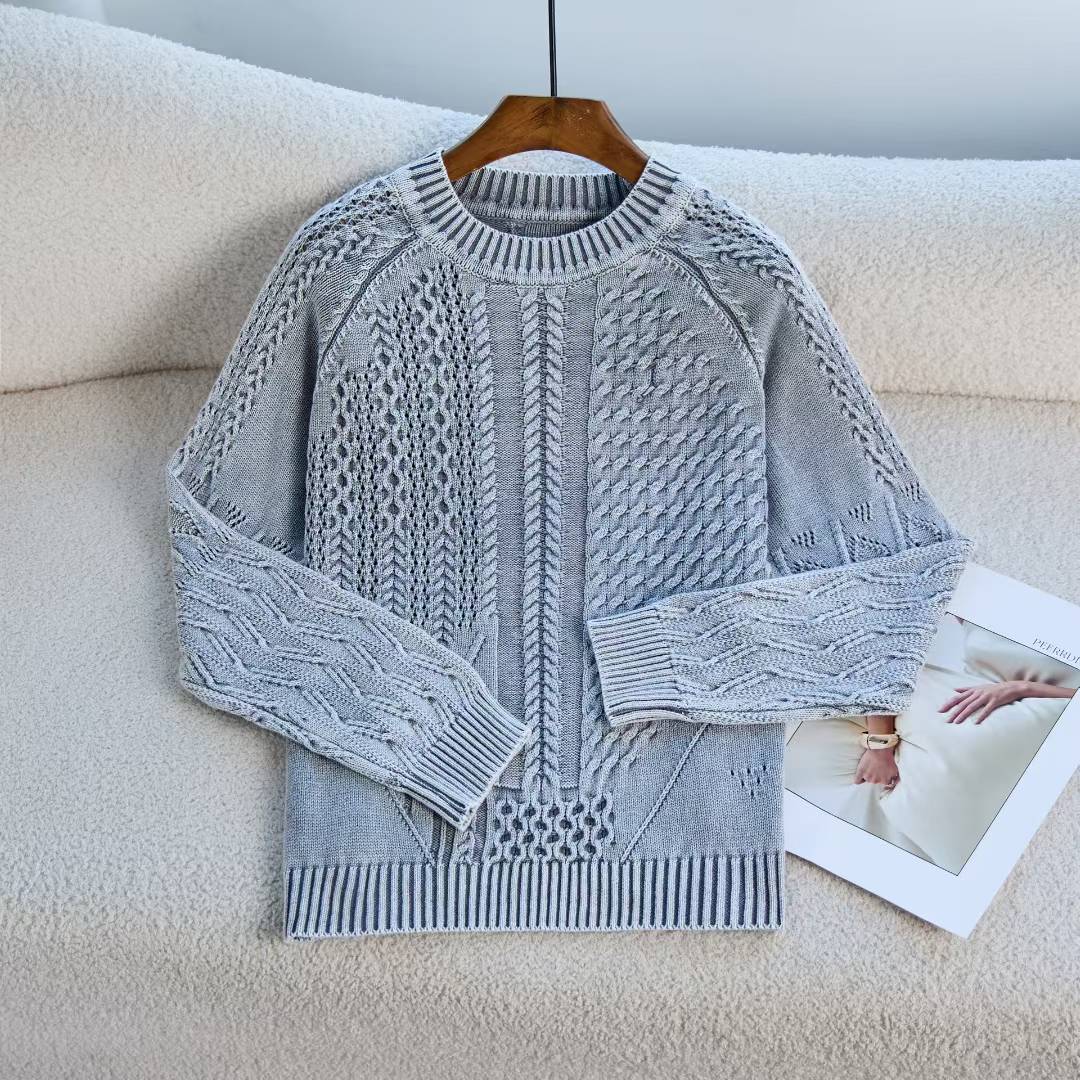 Kvinnes fashionable genser med strukturert kabeldesign og rund halslinning Skjora
