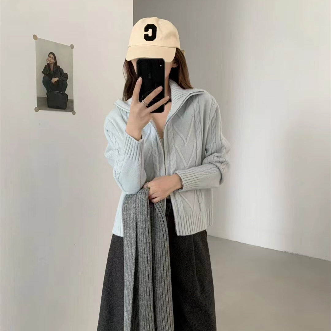 Dame cardigan med glidelås og moderne kabelmønster Skjora