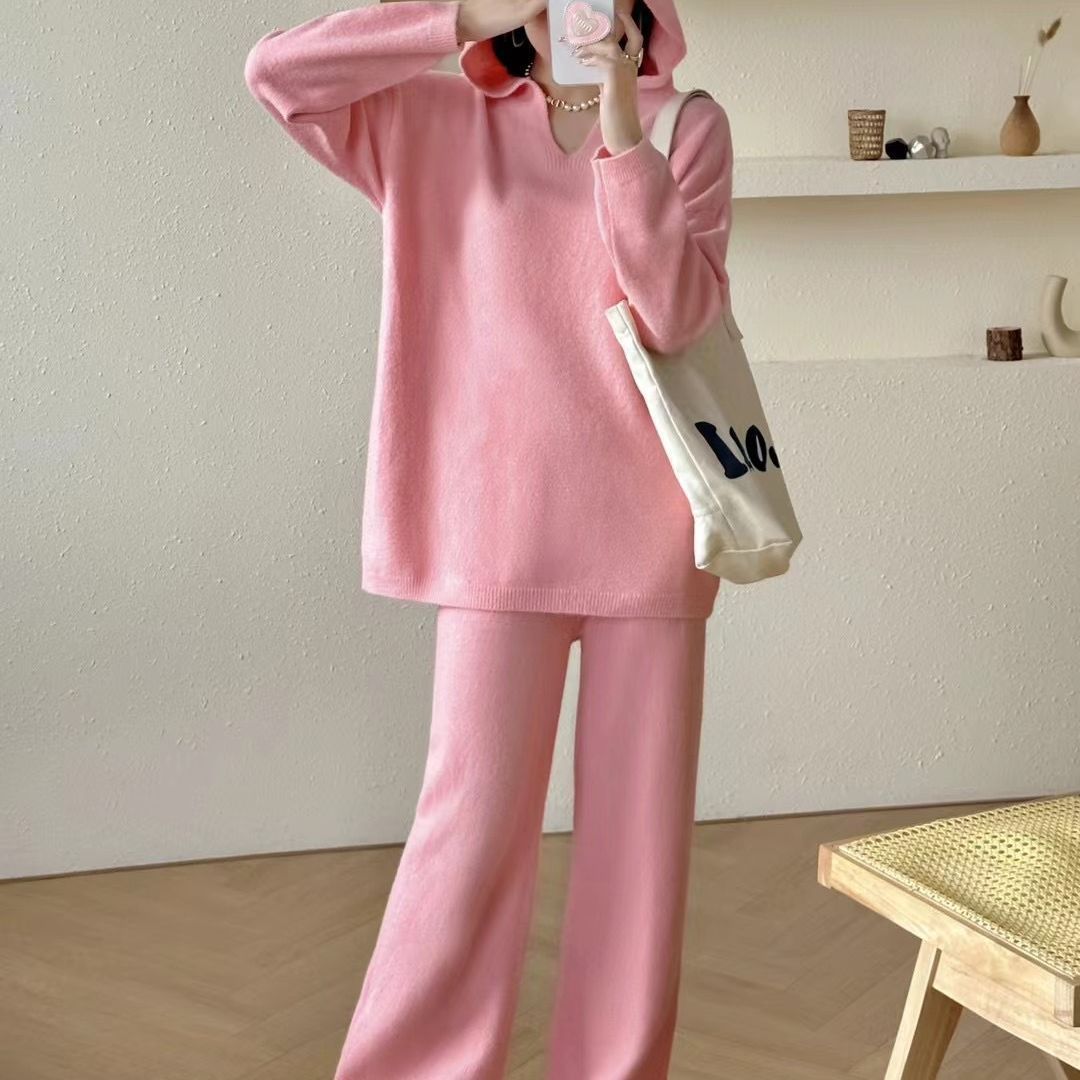Women's cozy knit set with a loose fit and elegant design Skjora