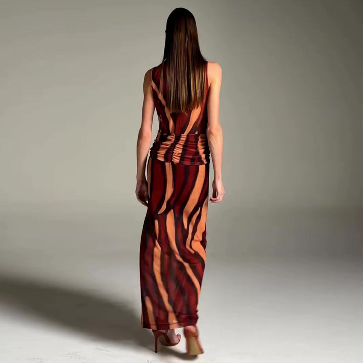 Damer elegant maxi kjole med unikt stripe mønster og høy krage
