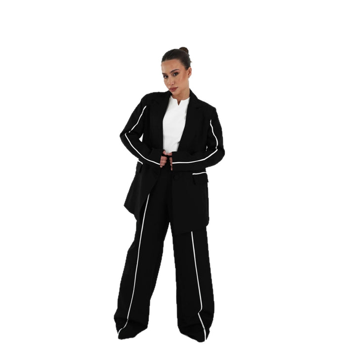 Kvinnenes elegante blazer med kontrastdetaljer Skjora