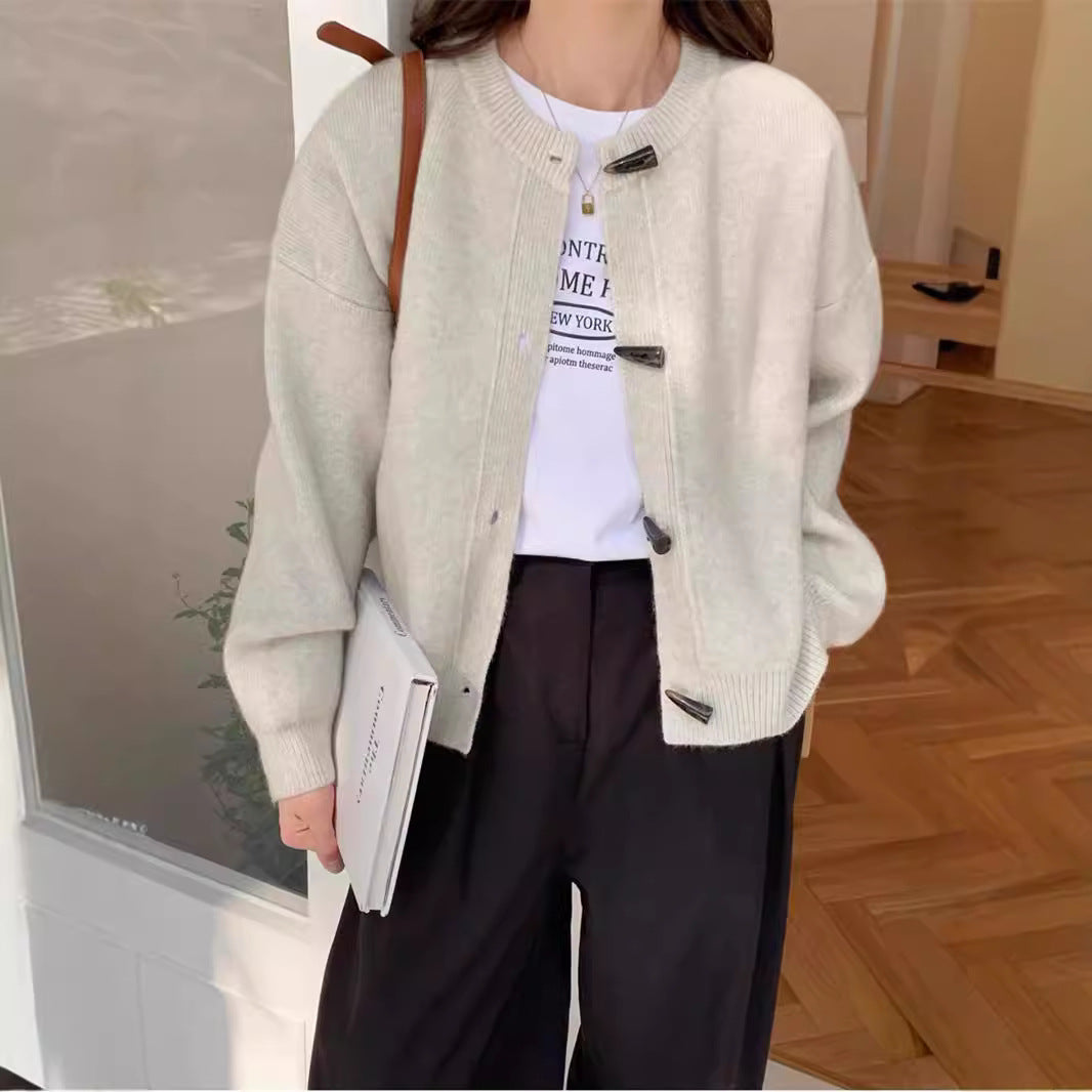 Kvinnelig cardigan med elegante knappedetaljer Skjora