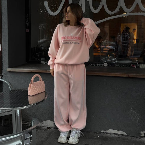 Dame avslappet treningstøy med praktisk midjebånd og avslappet snitt Skjora