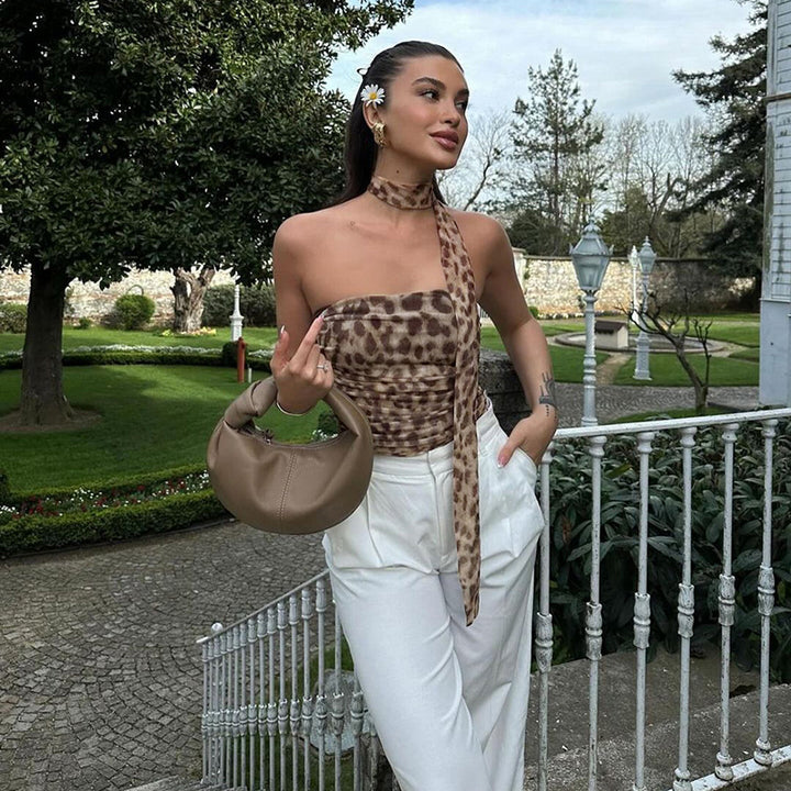 Dame Elegant Wrap Top med asymmetrisk kutt og volangdetaljer Skjora