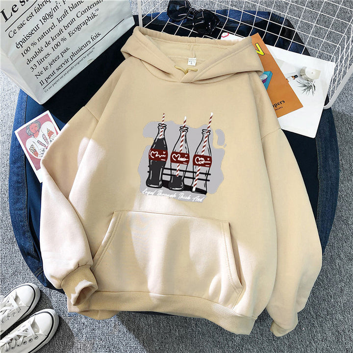 Damen Kapuzenpullover mit verspieltem Coca-Cola-Flaschen-Motiv Skjora