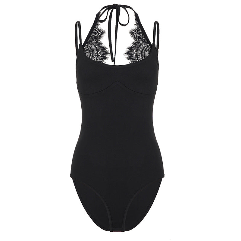 Dame badedrakt med elegant blonderdetalj og halterneck-design Skjora