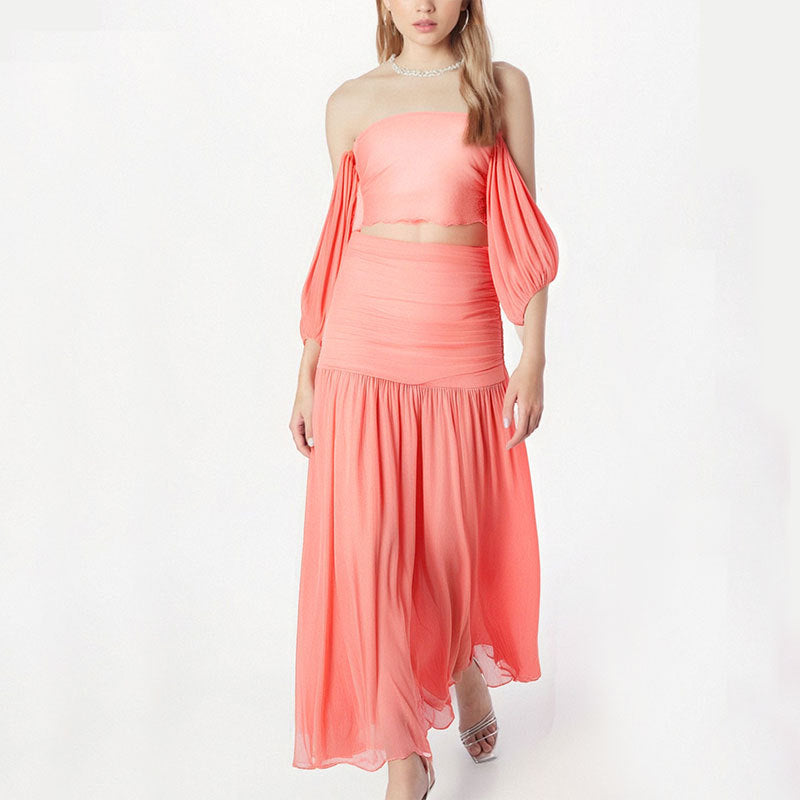 Dame maxikjole med elegant off-shoulder design og flytende stoff Skjora