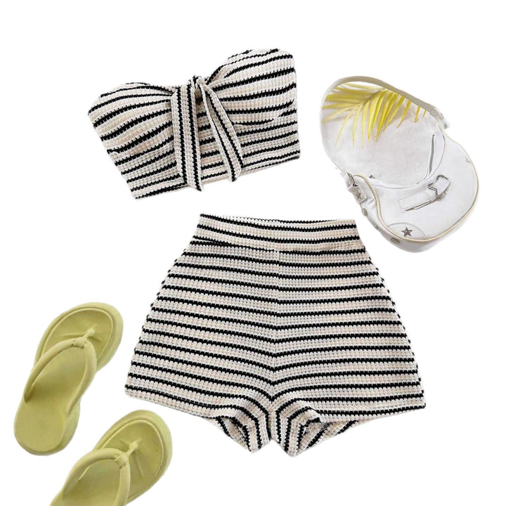 Dame bandeau topp og short-set med maritimt stripes mønster Skjora