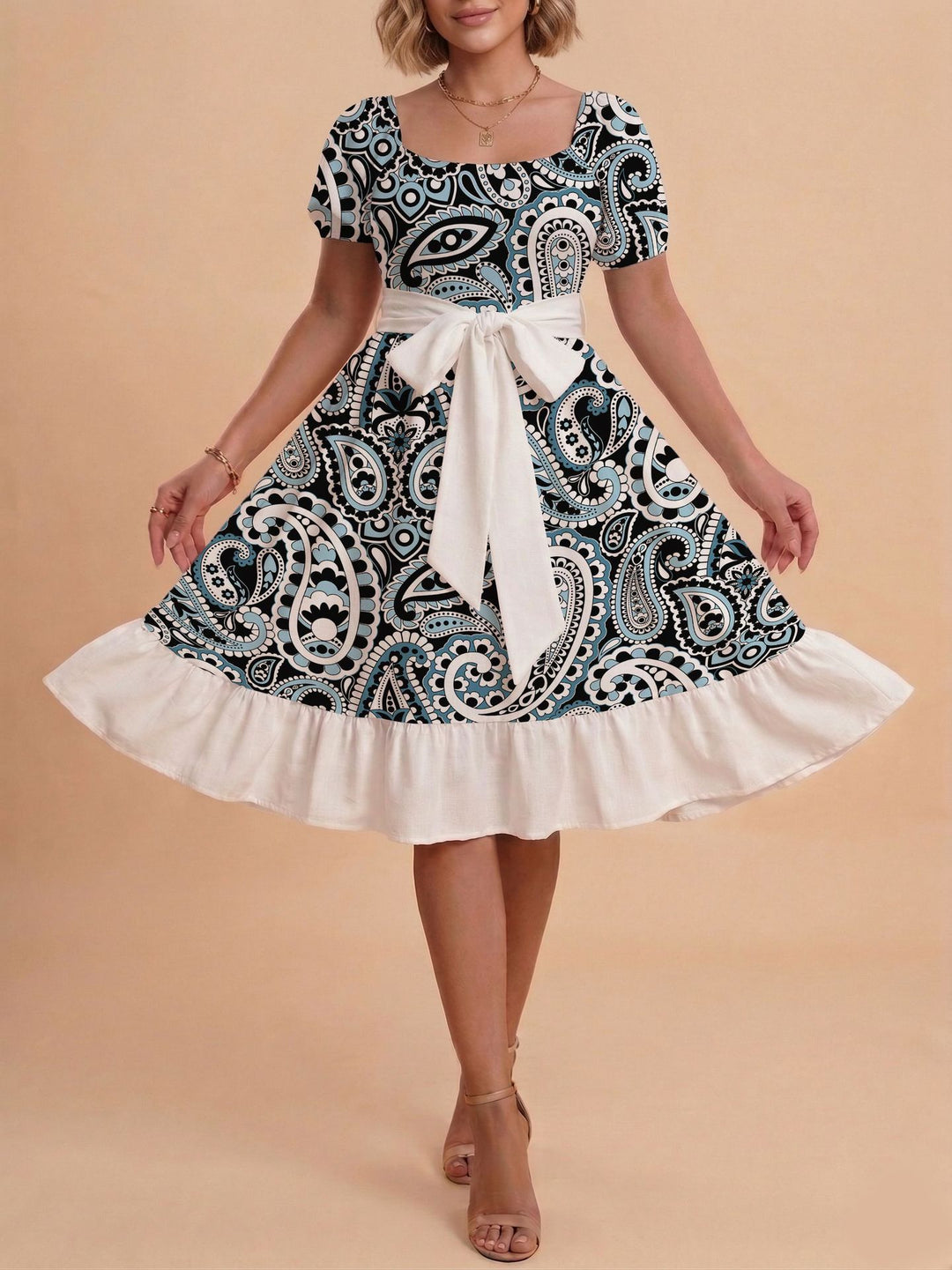 Damen Verspieltes Maxikleid mit Bärenmuster und taillierbarem Band Skjora