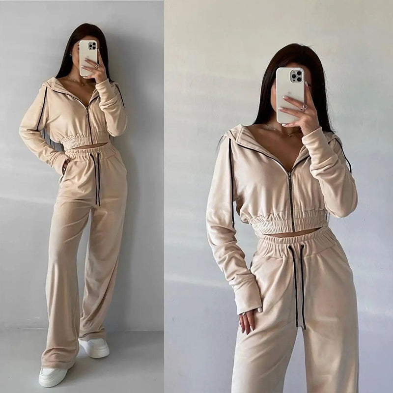 Kvinnors sportiga velour lounge set med kort jacka och bred skärning Skjora