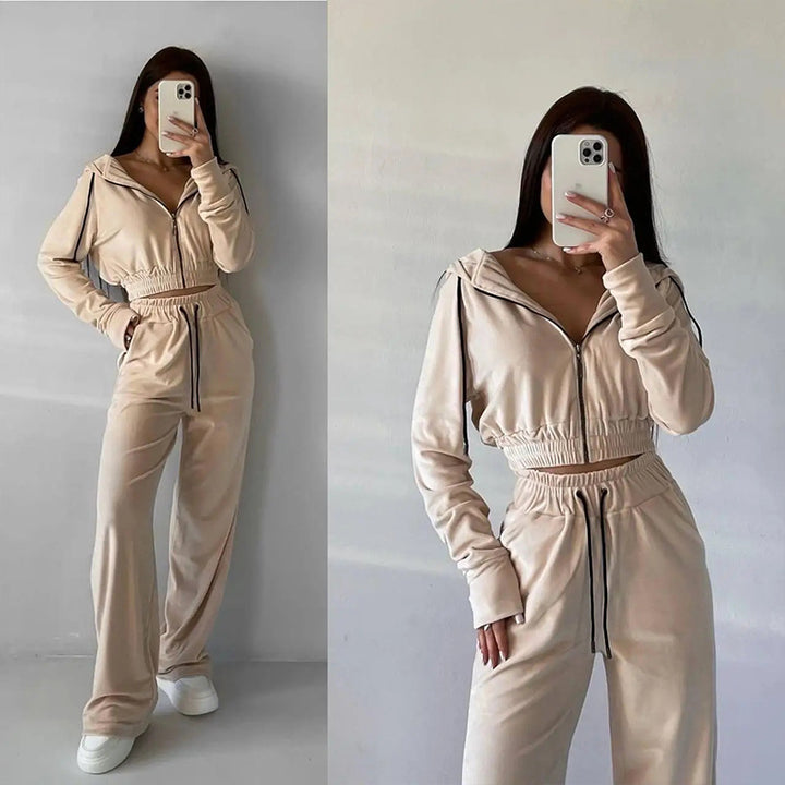 Kvinnors sportiga velour lounge set med kort jacka och bred skärning Skjora