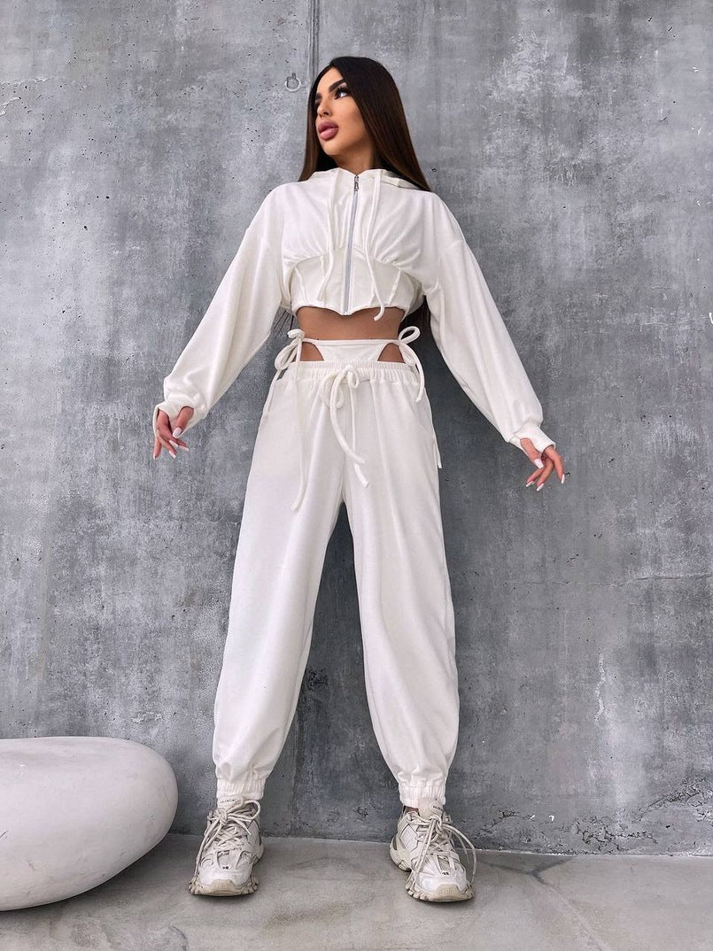Kvinnelig sporty velour cropped sett med glidelås og midjeutsnitt Skjora