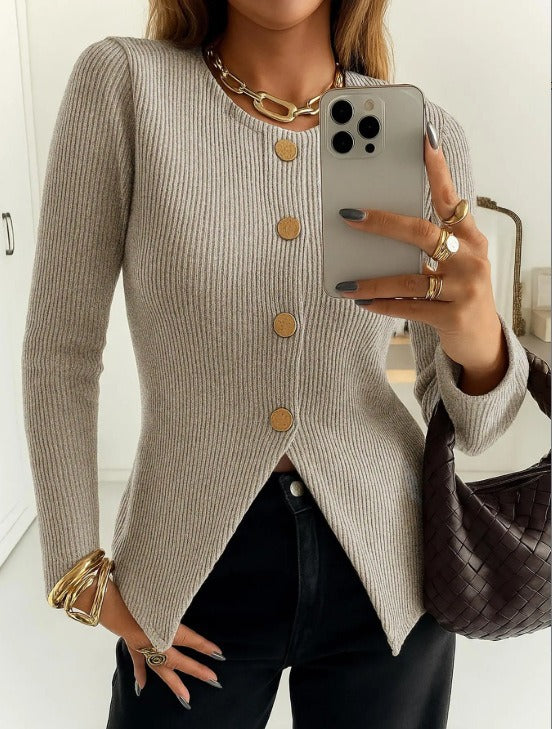 Kvinnes elegant cardigan med dekorative knapper Skjora