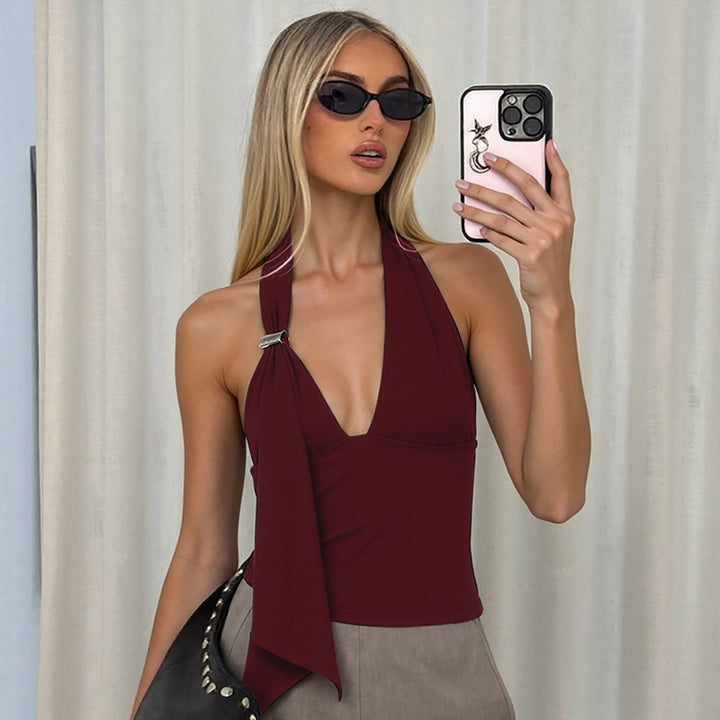 Dame Cropped Top med asymmetrisk snitt og elegant halterdesign Skjora