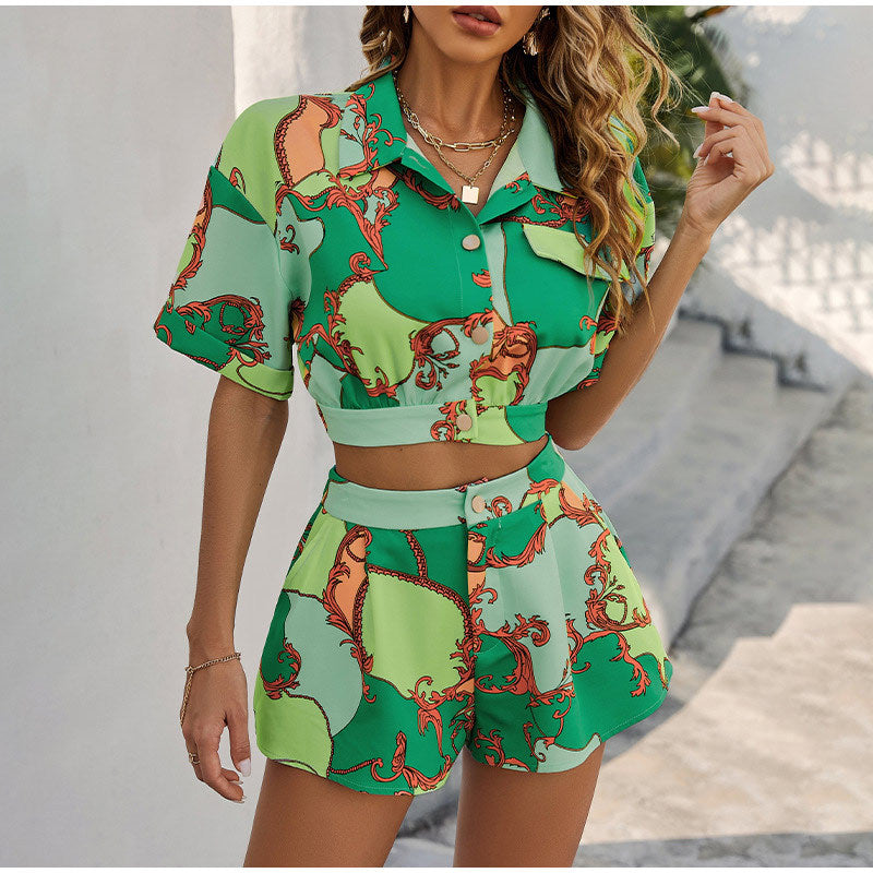 Dame Sett med kortermet blouse og høyt midje shorts i trendy design Skjora