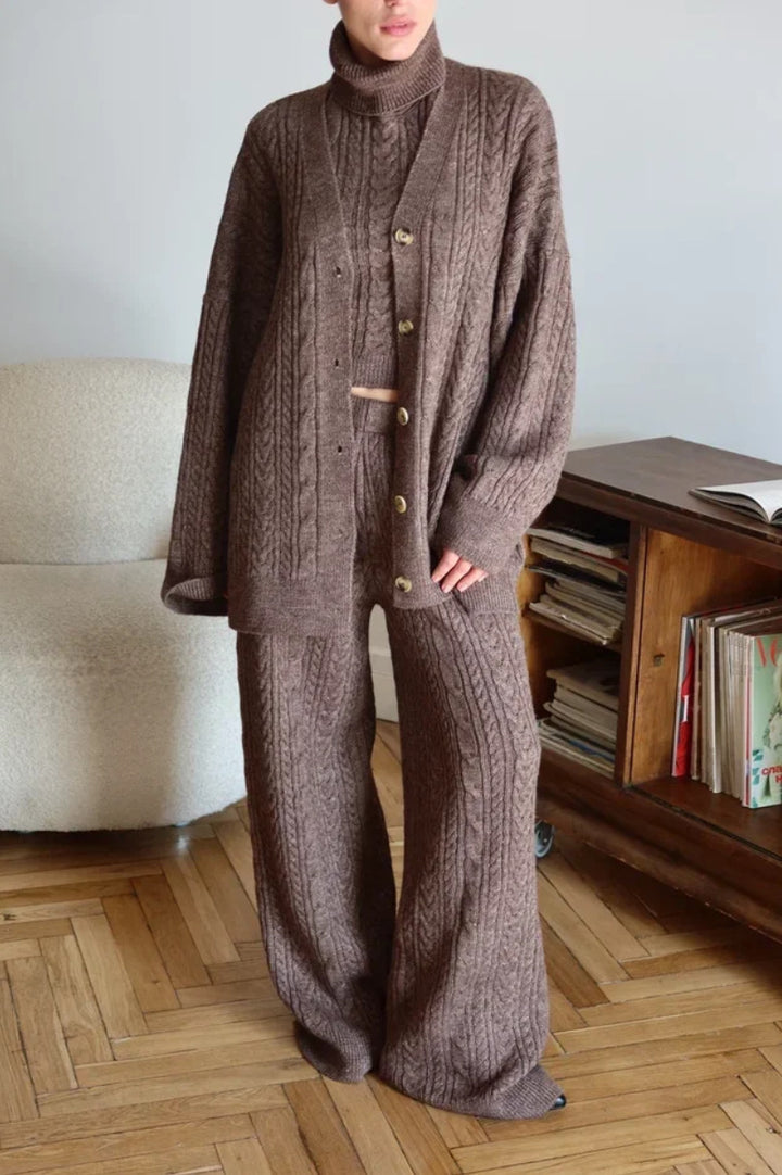 Damer strikket loungewear sett med løs passform og koselige detaljer Skjora