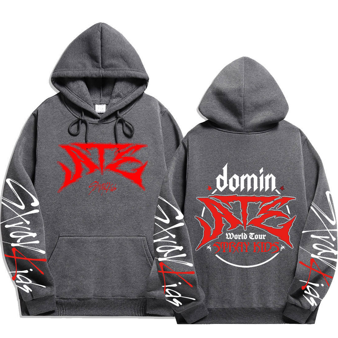 Dame hoodie med iøynefallende grafisk design Skjora