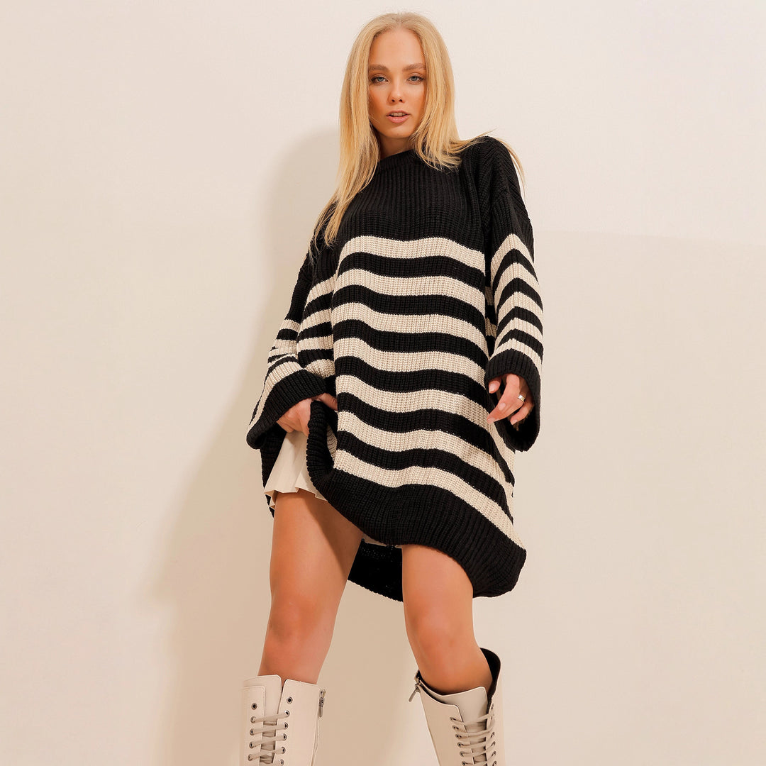 Dame Oversized Strikkekjole med Stripemønster Skjora